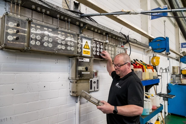 Vacature elektrotechnisch monteur voor mutatie en onderhoud